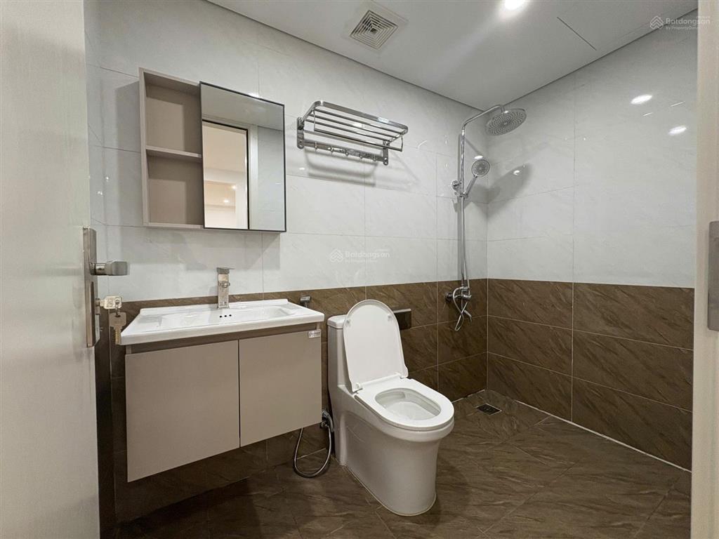 Chuyển công tác vào nam, bán gấp căn chung cư góc, 70m2, d16, đô thị đặng xá, giá 3,1 tỷ