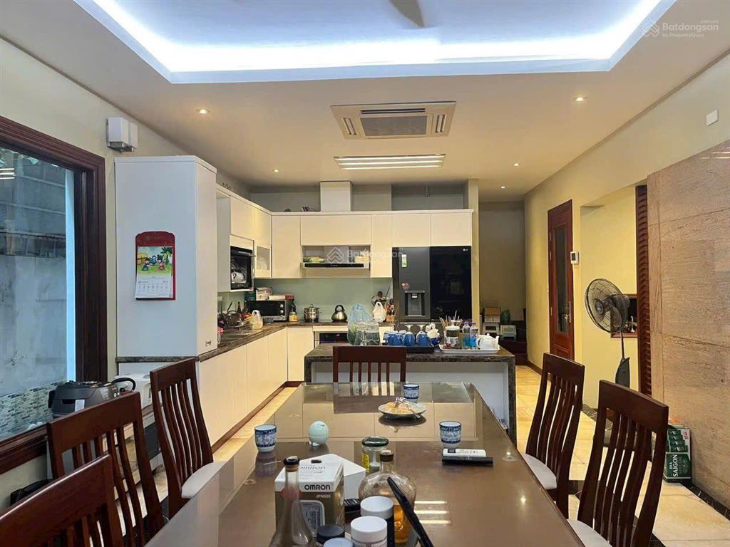 Bán biệt thự việt hưng  tặng toàn bộ nội thất nhập khẩu tiền tỷ. giá 45 tỷ. kinh doanh