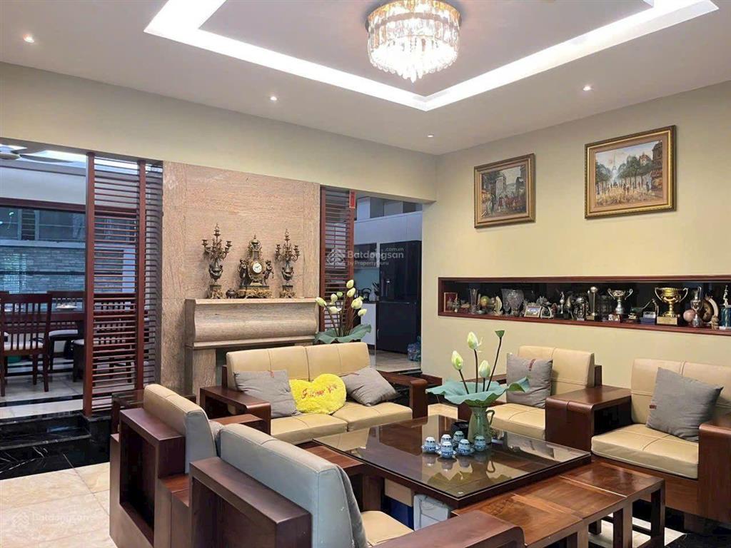 Bán biệt thự việt hưng  tặng toàn bộ nội thất nhập khẩu tiền tỷ. giá 45 tỷ. kinh doanh