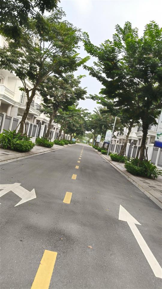 Bán biệt thự thô đơn lập eurowindow gia lâm  diện tích 415m2  3 tầng.