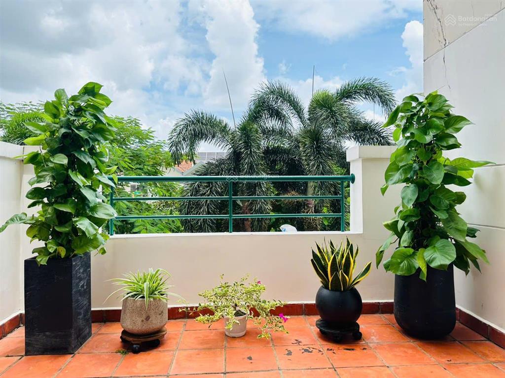 Bán cc conic đông nam á, 2pn, 2wc có sân vườn