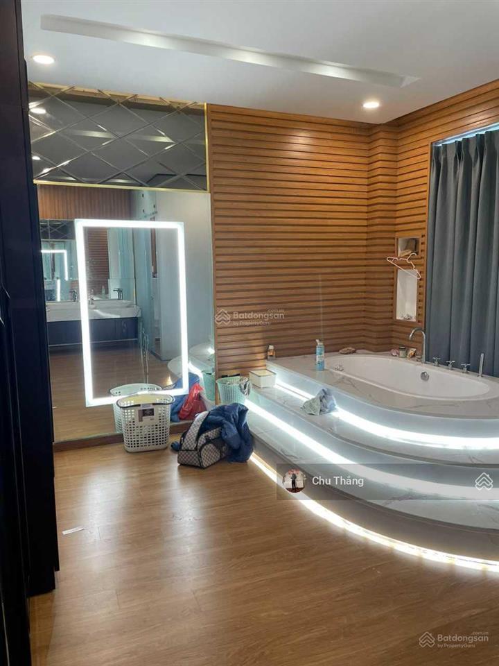 Nhà mặt tiền ni sư huỳnh liên 6.75x18m nhà 5 tầng mới tại phường 10 giảm 4 tỷ