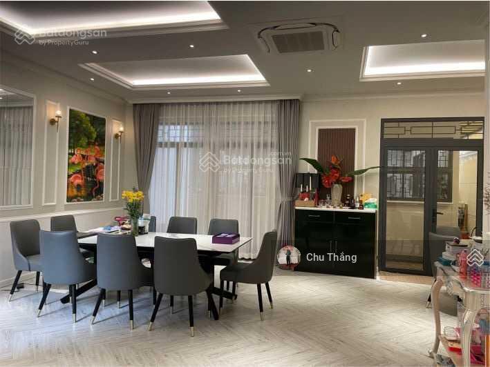 Nhà mặt tiền ni sư huỳnh liên 6.75x18m nhà 5 tầng mới tại phường 10 giảm 4 tỷ