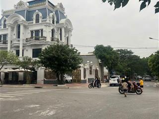 Cần bán gấp biệt thự 5pn, 4wc rẻ nhất tại khu đô thị việt hưng, 47 tỷ, 240m2