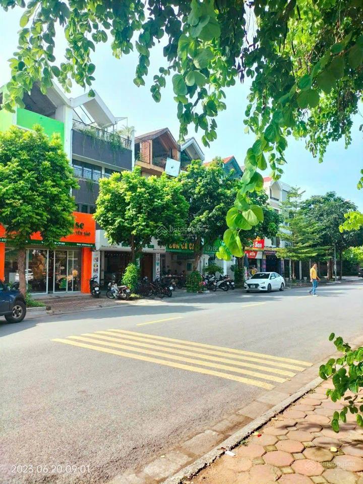 Bán liền kề việt hưng nhà thô nguyên bản chủ đầu tư. mt=7m