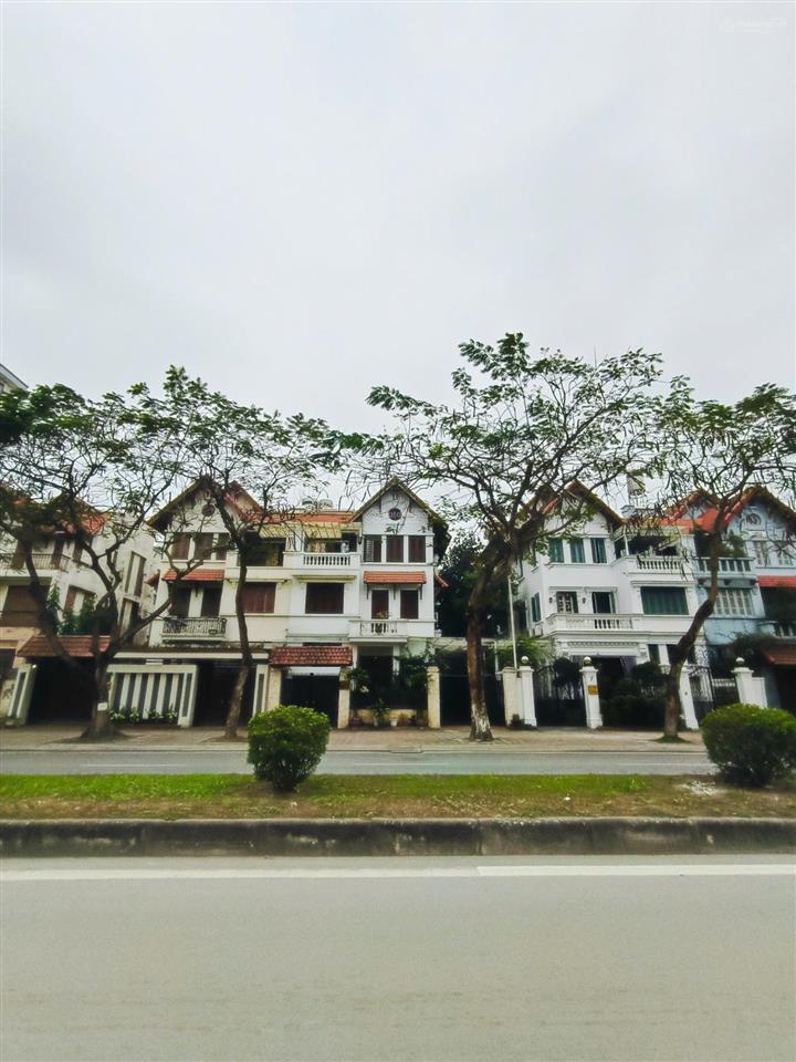 Bán liền kề việt hưng nhà thô nguyên bản chủ đầu tư. mt=7m