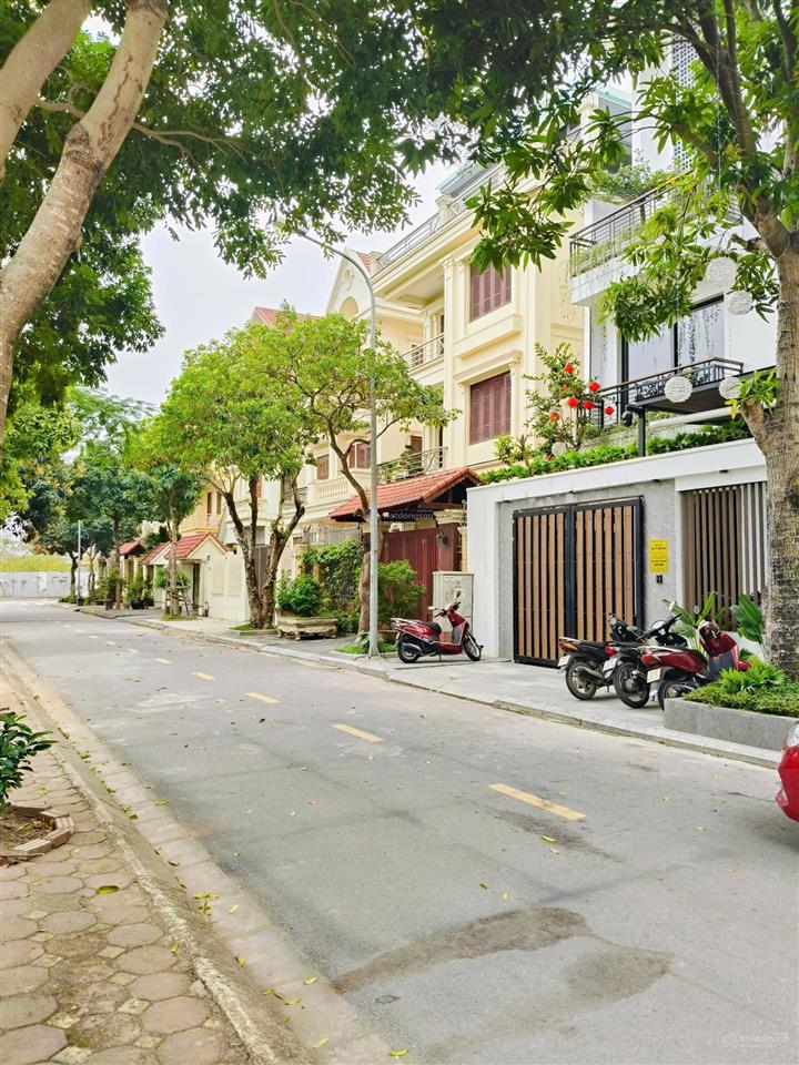 Bán liền kề việt hưng nhà thô nguyên bản chủ đầu tư. mt=7m