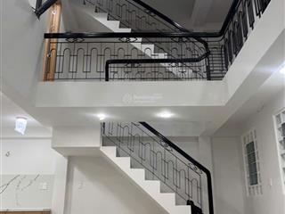 Cho thuê nhà sát mặt đường lê quang định, 3pn 3wc mới sạch sẽ