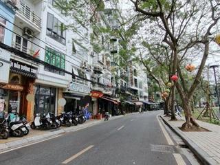Bán nhà mặt phố trấn vũ, dt 150m2 x 7 tầng, mặt tiền 10m, lô góc, view hồ, giá 76 tỷ.
