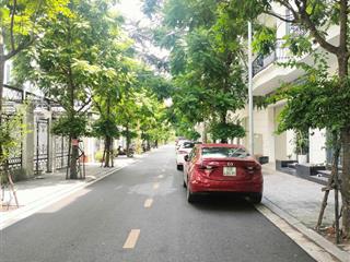 Bán nhà vạn phúc, hà đông. diện tích 70m, 4t, nhà xây chắc chắn, 1 mặt phố, 1 mặt ngõ. giá 18 tỷ.