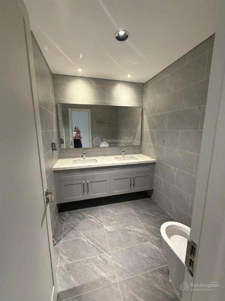 (siêu hiếm) the nine, em bán căn góc full kính 360 độ,ban công đông nam 106m2, 3pn2wc,có slot ôtô