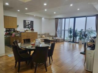 Bán gấp căn hộ 4pn, 3wc, 215m2 tầng cao view thoáng tại indochina plaza, cầu giấy, hà nội