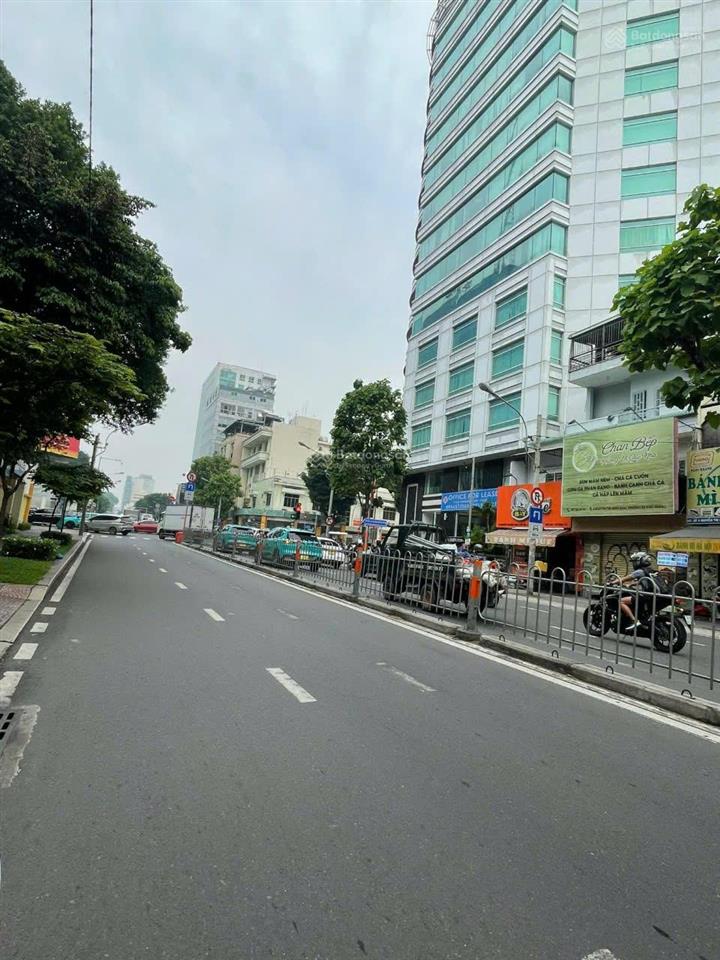 Bán nhà mặt tiền trần quang khải. p. tân định. q1.dt 5*18m. 4tầng. giá 35 tỷ tl