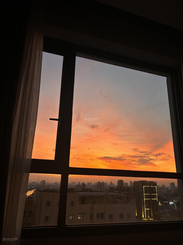 Hàng hiếm căn bán ở trục này. căn hộ 2pn, 2wc tại the gold view, view hồ bơi