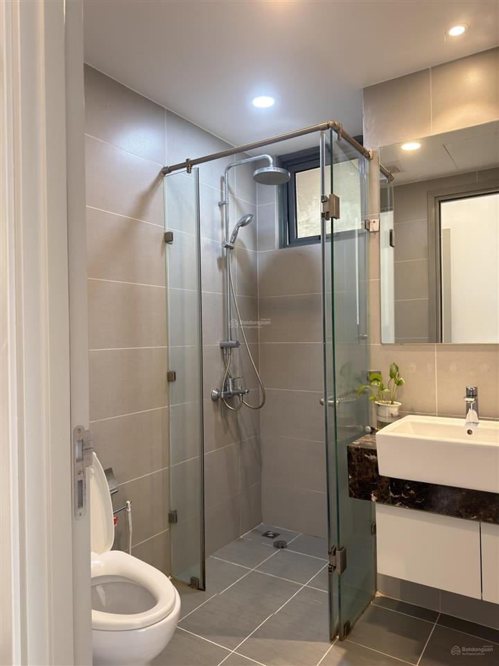 Bán cc 2pn full nội thất, 81m2, giá siêu hời 7,986 tỷ tại bến vân đồn, q4, hcm. sắp có sổ hồng.