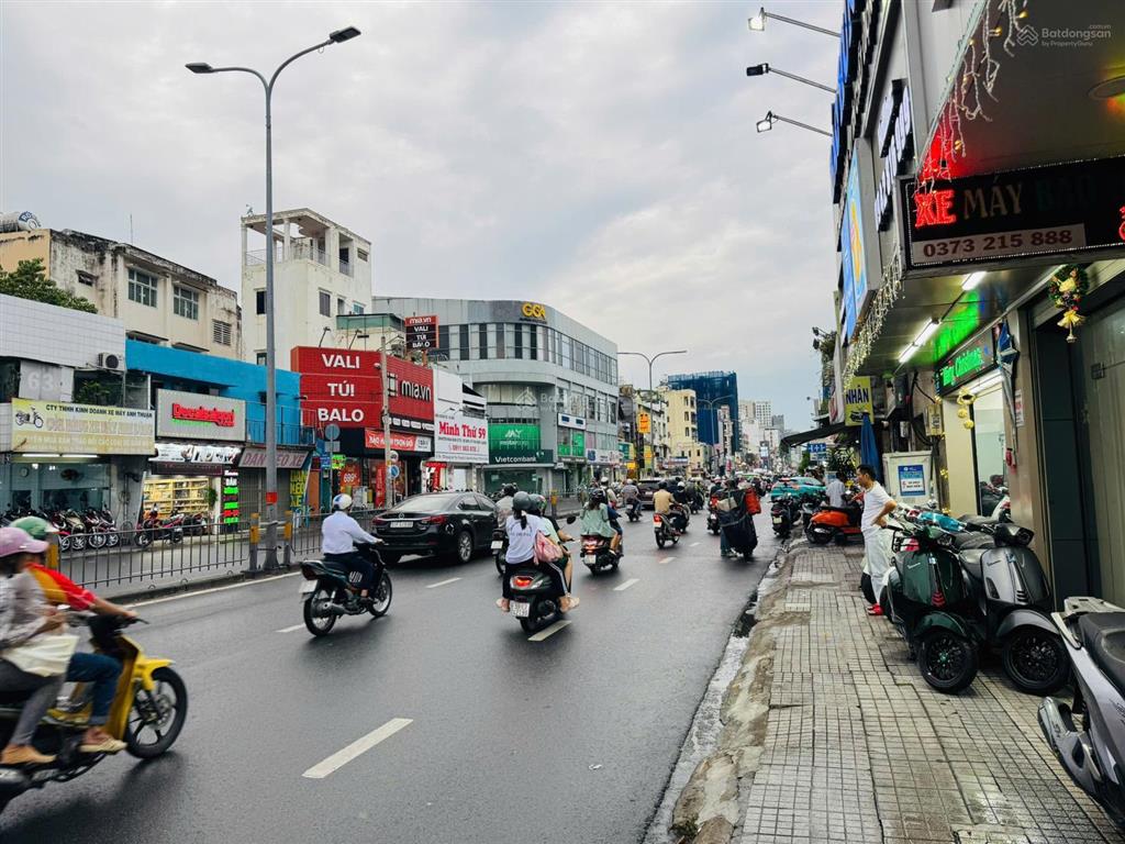 Bán nhà nát mặt tiền đường hoàng văn thụ quận phú nhuận dt 8,59x18m giá 30 tỷ. 0901 488 ***