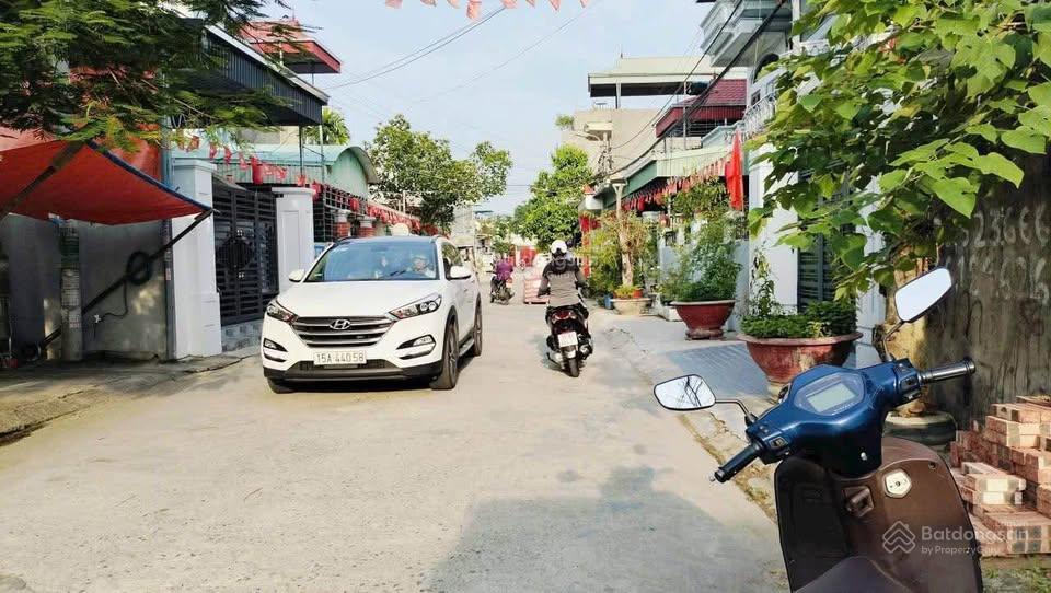 Bán đất lô góc 79m2 mặt đường lãm khê giá 3.x tỷ, kinh doanh tốt, đường thông rất tiềm năng.