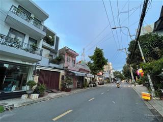 Nhà mặt tiền đường lê niệm tân phú  70m²  3 tầng  5pn  khu họ lê