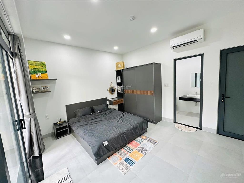 Căn hộ penthouse 1 phòng ngủ cao cấp giá rẻ full nội thất