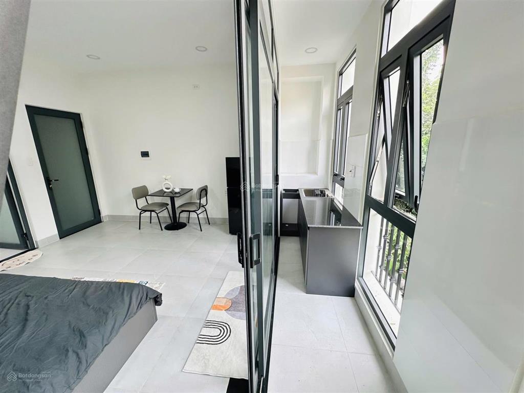 Căn hộ penthouse 1 phòng ngủ cao cấp giá rẻ full nội thất