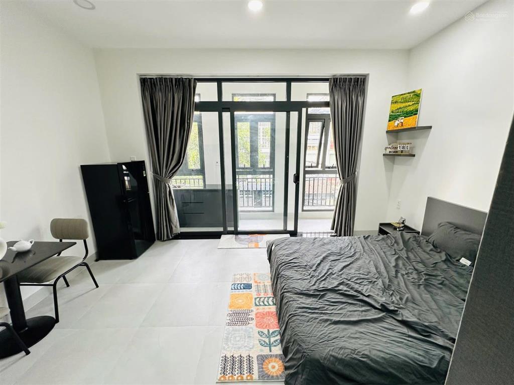 Căn hộ penthouse 1 phòng ngủ cao cấp giá rẻ full nội thất