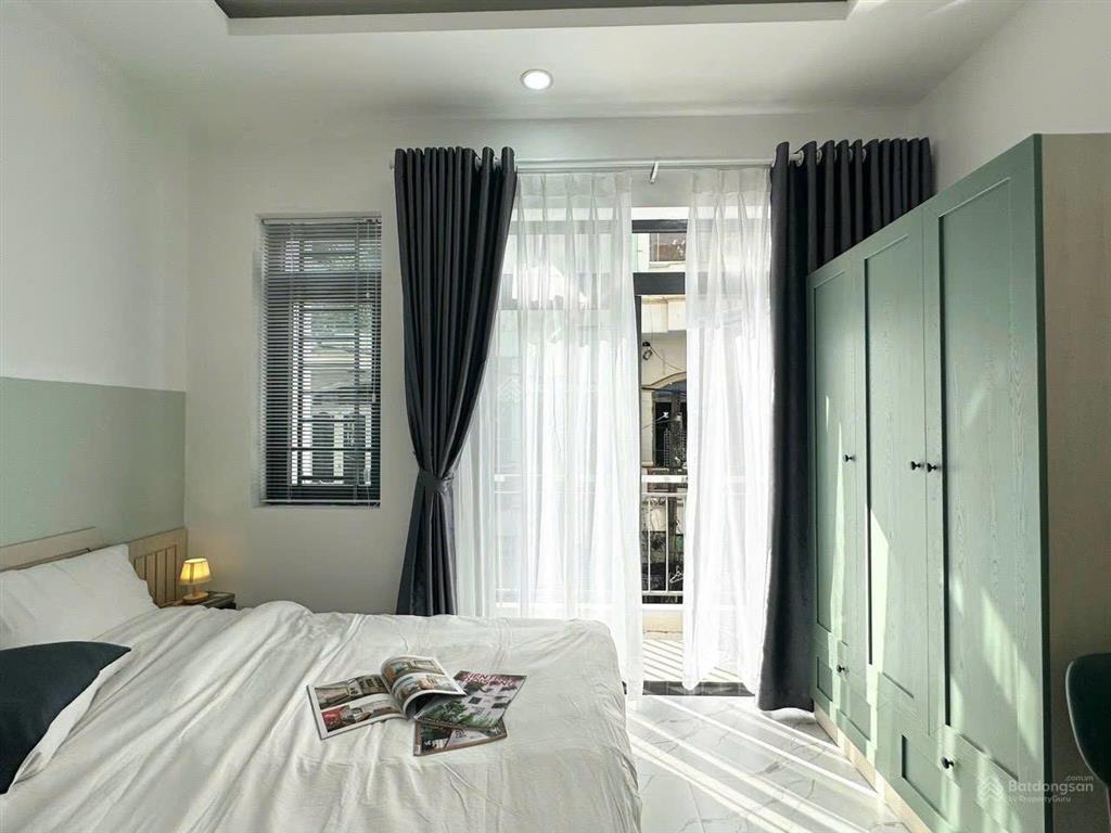 Căn hộ dịch vụ bancol full nội thất giá siêu ưu đãi ngay đại học bách khoa