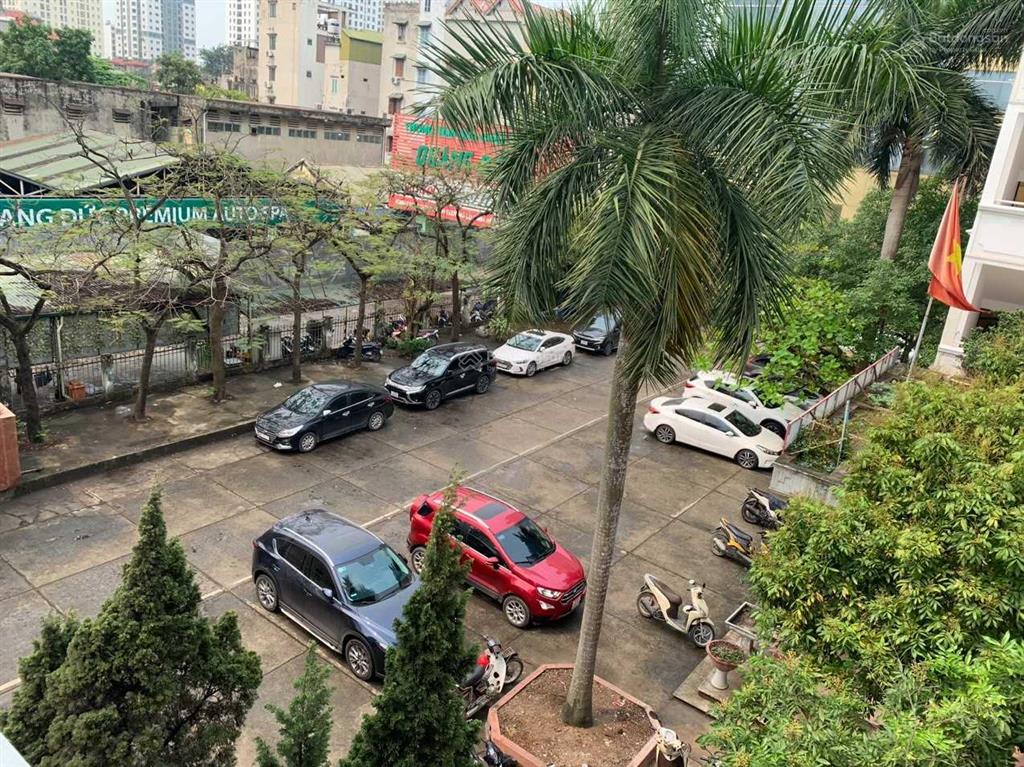 Cho thuê văn phòng giải phóng  hoàng mai dt 30m2 giá 3,6tr  chính chủ