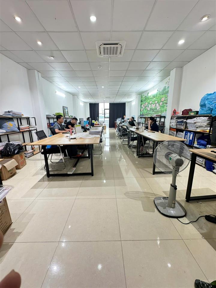 Cho thuê văn phòng hồ tùng mậu dt 80m2 giá thuê 13tr chính chủ