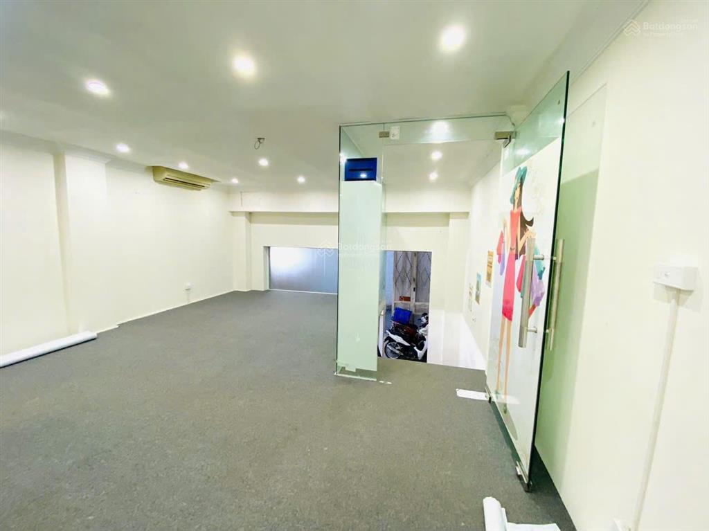 Cho thuê văn phòng trần vỹ dt 80m2 giá thuê 13,5tr chính chủ