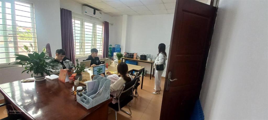Cho thuê văn phòng ngay khu goldmark city hồ tùng mậu dt 65m2, giá 8tr8