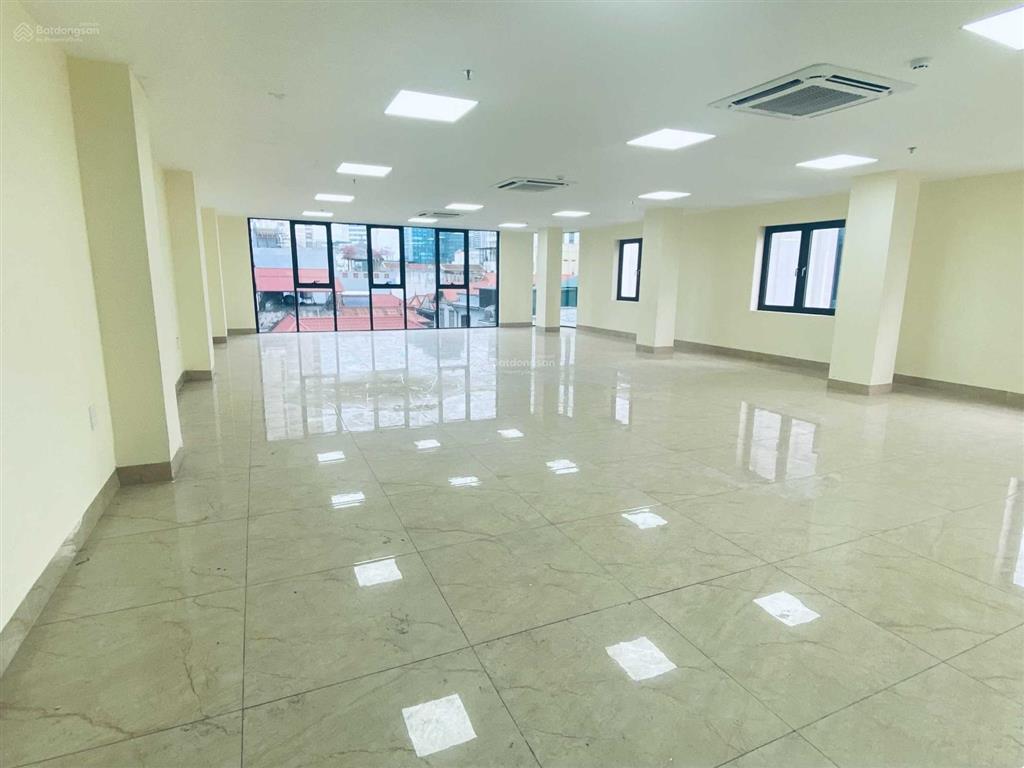 Cho thuê văn phòng nguyễn văn huyên  phạm tuấn tài 200m2 giá thuê 35 triệu/tháng chính chủ