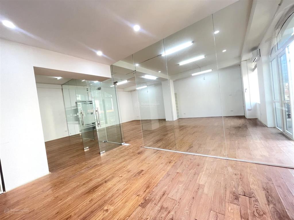 Cho thuê văn phòng 65m2 giá thuê 9 triệu chính chủ