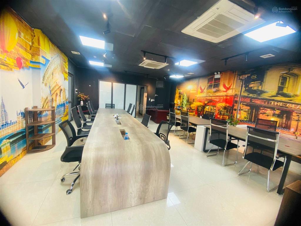 Cho thuê văn phòng mễ trì dt 140m2 giá thuê 28 triệu nhà thoáng