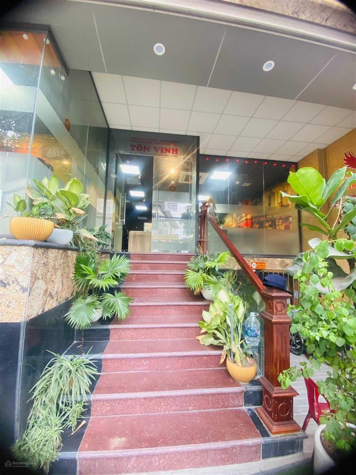 Cho thuê văn phòng mễ trì dt 140m2 giá thuê 28 triệu nhà thoáng