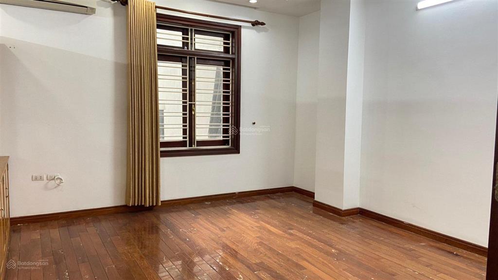 Cho thuê văn phòng trương công giai gần thọ tháp giá 7,5tr/th