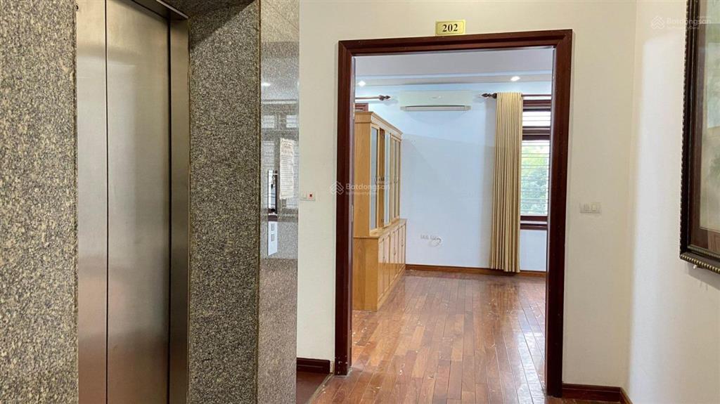 Cho thuê văn phòng trương công giai gần thọ tháp giá 7,5tr/th