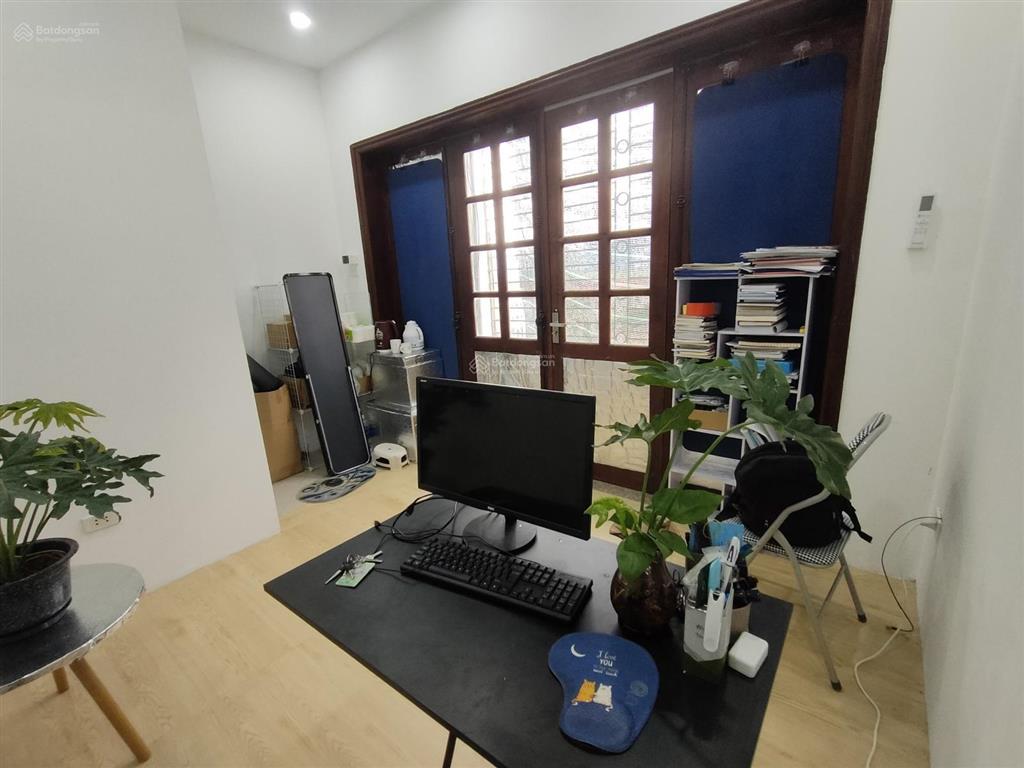 Cho thuê văn phòng 90m2, 12 triệu vnd tại nguyễn văn huyên, nghĩa tân, cầu giấy, hà nội