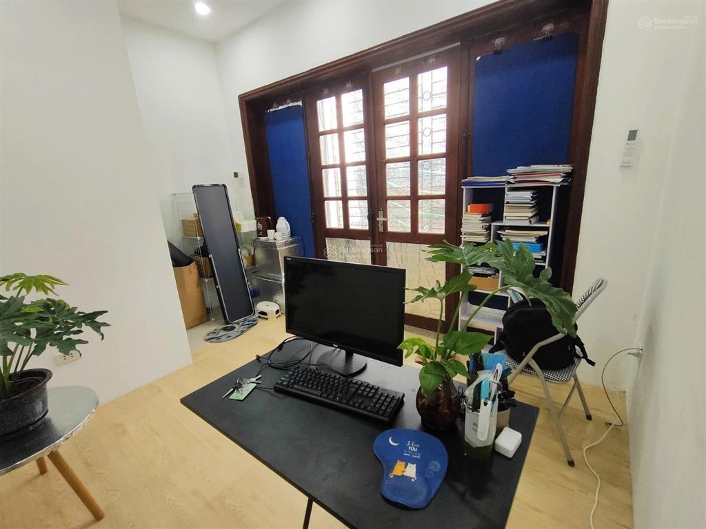 Cho thuê văn phòng 90m2, 12 triệu vnd tại nguyễn văn huyên, nghĩa tân, cầu giấy, hà nội