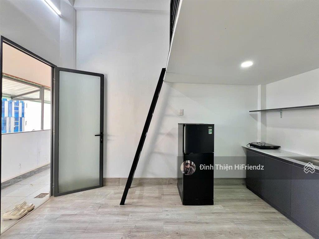 Cho thuê duplex cửa sổ trời  full nt không giới hạn người ở  khu sân bay ngay đường yên thế