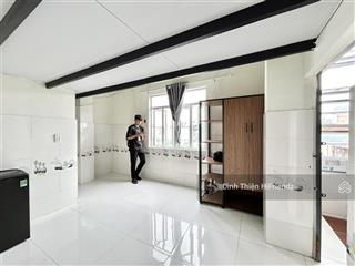 Cho thuê phòng trọ có gác cửa sổ lớn  thang máy bảo vệ  ngay lê văn sỹ  đh tài nguyên môi trường