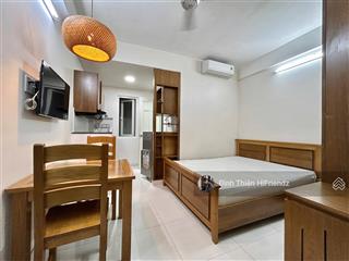Cho thuê chung cư mini full nội thất  thang máy hầm xe có bảo vệ  ngay khu sân bay cv gia định