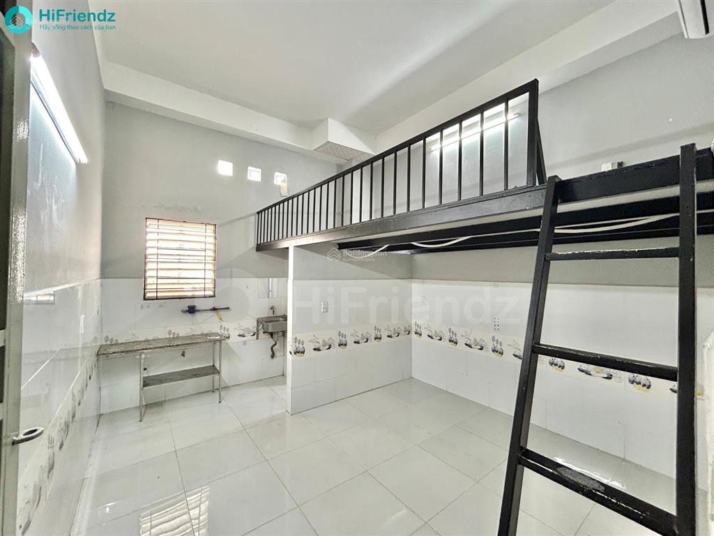 Cho thuê phòng gác cao 1m8  thang máy bảo vệ 24/24  ngay lê văn sỹ gần q3 q10 q1