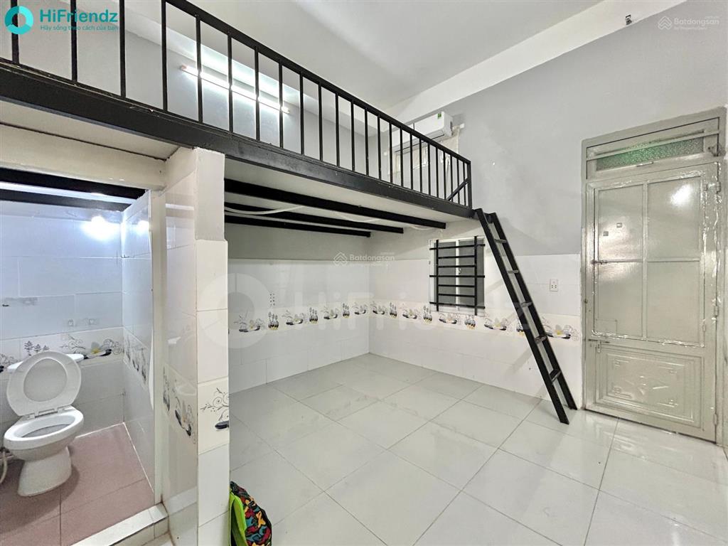 Cho thuê phòng gác cao 1m8  thang máy bảo vệ 24/24  ngay lê văn sỹ gần q3 q10 q1