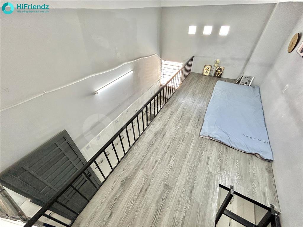 Cho thuê phòng gác cao 1m8  thang máy bảo vệ 24/24  ngay lê văn sỹ gần q3 q10 q1