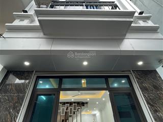Lạc long quân  vài bước ra hồ tây lộng gió  gần ô tô tránh  nhà dân xây kcbt chắc chắn 48m2x4t