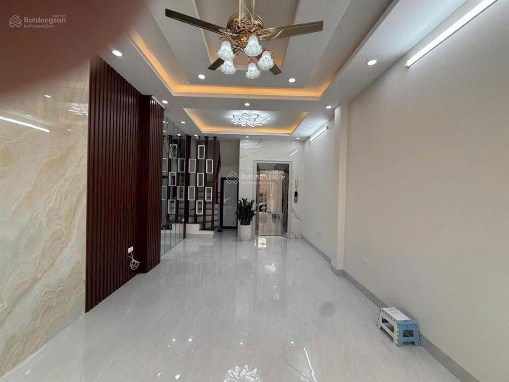 Cực hiếm. 1 căn duy nhất, kinh doanh, thang máy, ô tô tránh phố tân mai 42m2 có 10,9 tỷ tiện ích