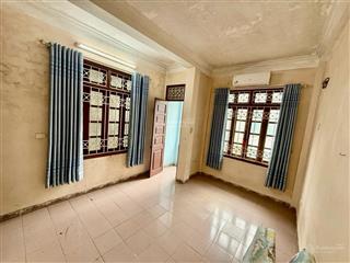 Hàng f0 . nhà gốc đề , lô góc ,ngõ rộng ,4 ngủ dân xây . khách mua về sửa đẹp long lanh . gần chợ