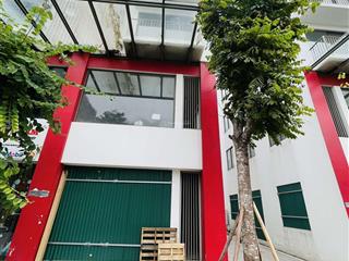 Tôi cần bán shophouse, lô góc khai sơn, long biên 77m2, 6 tầng, mt 5,5m