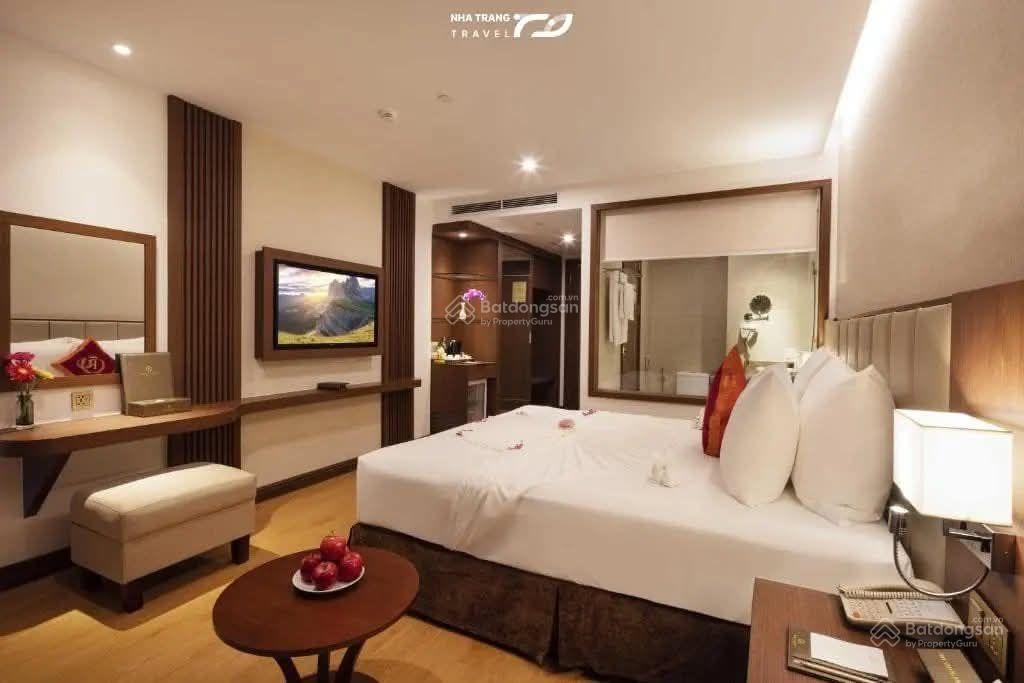 Bán khách sạn 5 sao nha trang 2915m², 42 tầng, mt 70m, 2000 tỷ. chủ cần chuyển nhượng khách sạn 5