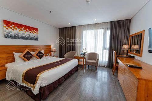 (vip) bán khách sạn đẳng cấp 4 sao phố trần thái tông 285m2, 15 tầng, mt 10m, 310 tỷ  cầu giấy